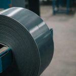 Важность чистки конвейерной ленты и использования чистиков